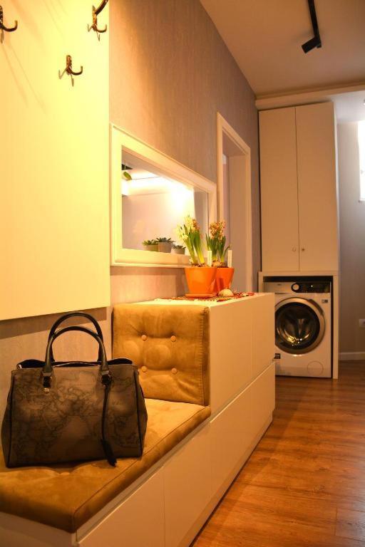 Central Comfy Apartment 티라나 외부 사진