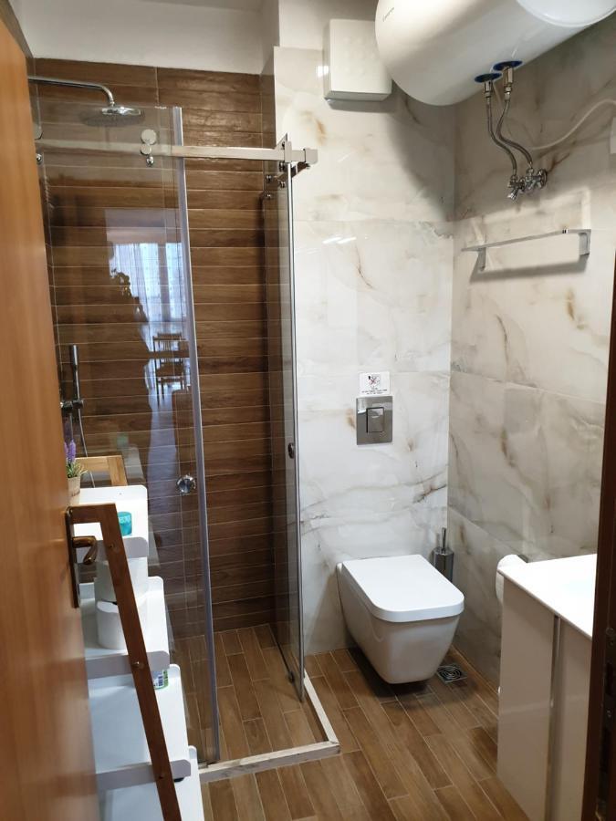 Central Comfy Apartment 티라나 외부 사진
